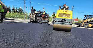 Best Asphalt Driveway Installation  in Aiea, HI